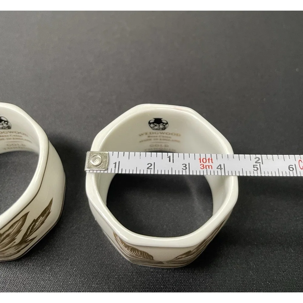 Vintage Wedgwood Bone China Gold Tonquin 22 Ct Trim Set 2 Napkin Rings Holders‎